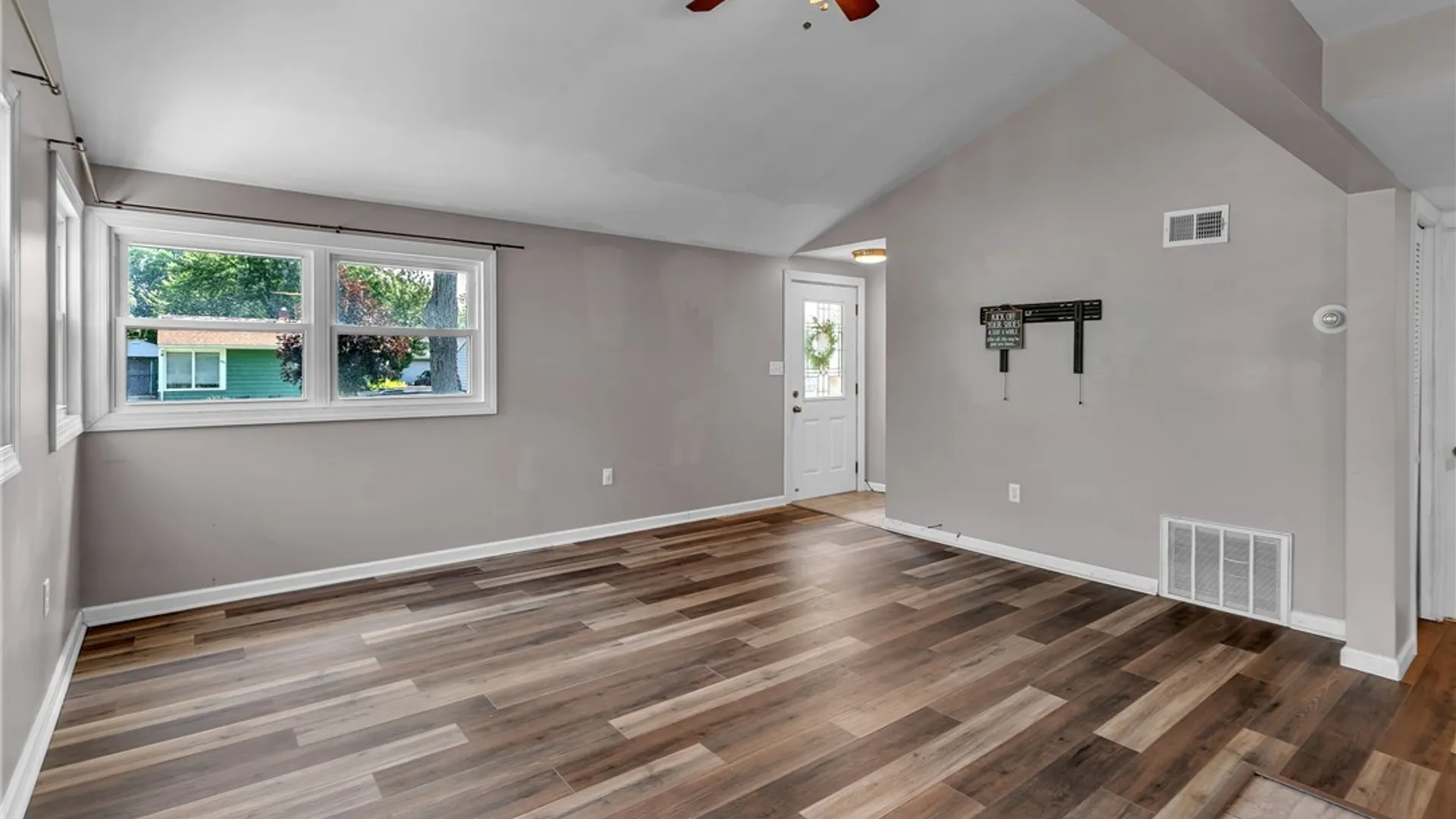 Property at 624 Montrose Avenue, Tonawanda, NY 14223 7