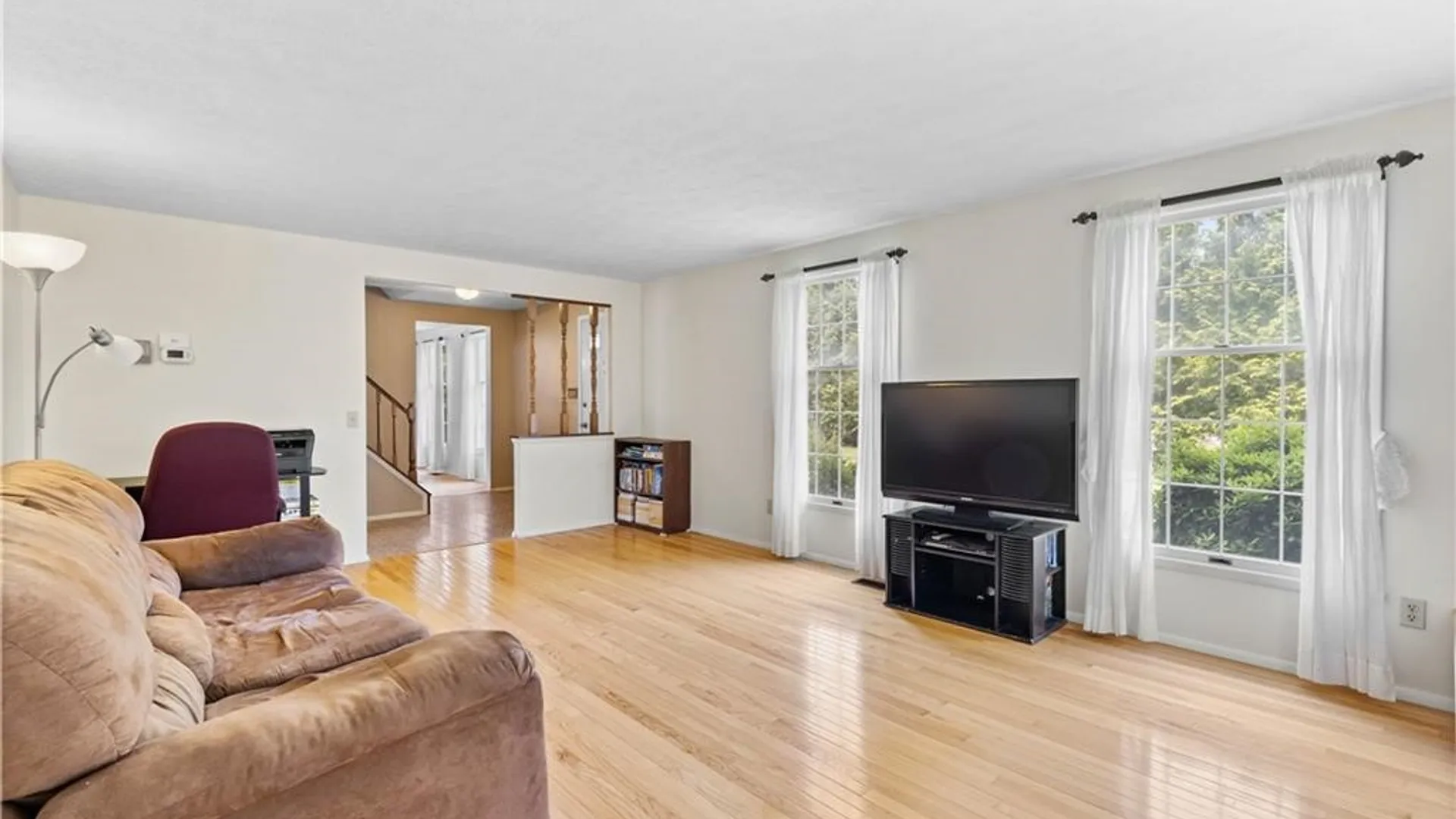 Property at 2 Hunters Pointe, Pittsford, NY 14534 6