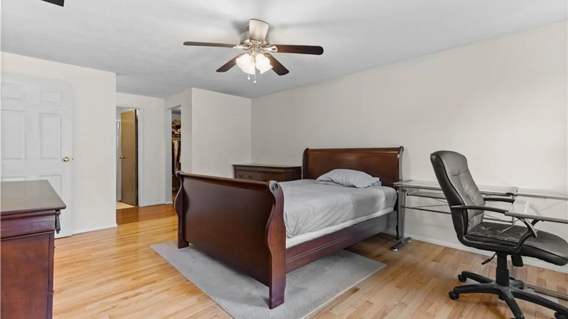Property at 2 Hunters Pointe, Pittsford, NY 14534 17