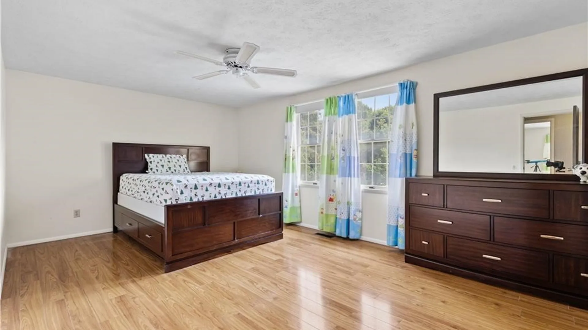 Property at 2 Hunters Pointe, Pittsford, NY 14534 22