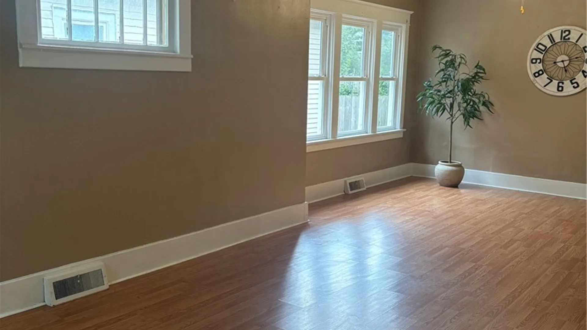 Property at 230 74, Niagara Falls, NY 14304 6