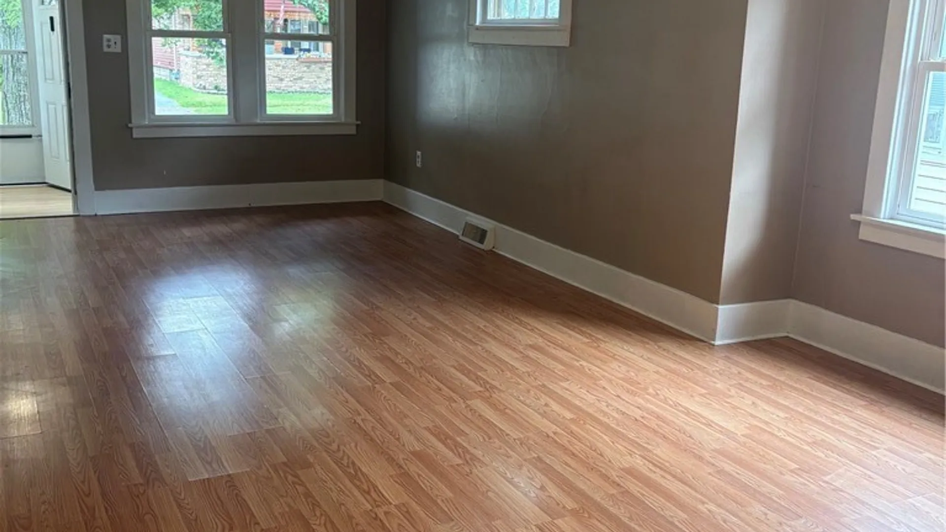 Property at 230 74, Niagara Falls, NY 14304 7