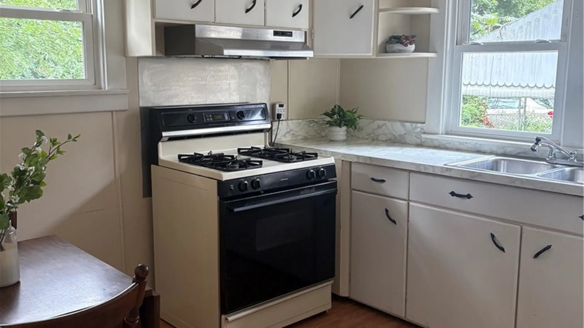Property at 230 74, Niagara Falls, NY 14304 8