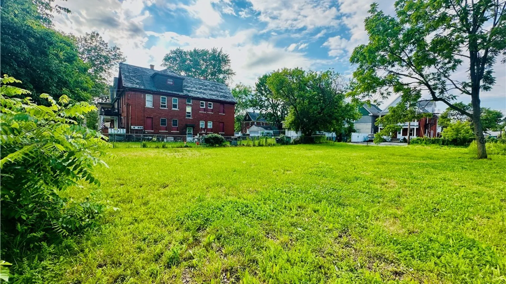 Property at 1960 Cudaback Avenue, Niagara Falls, NY 14303 3
