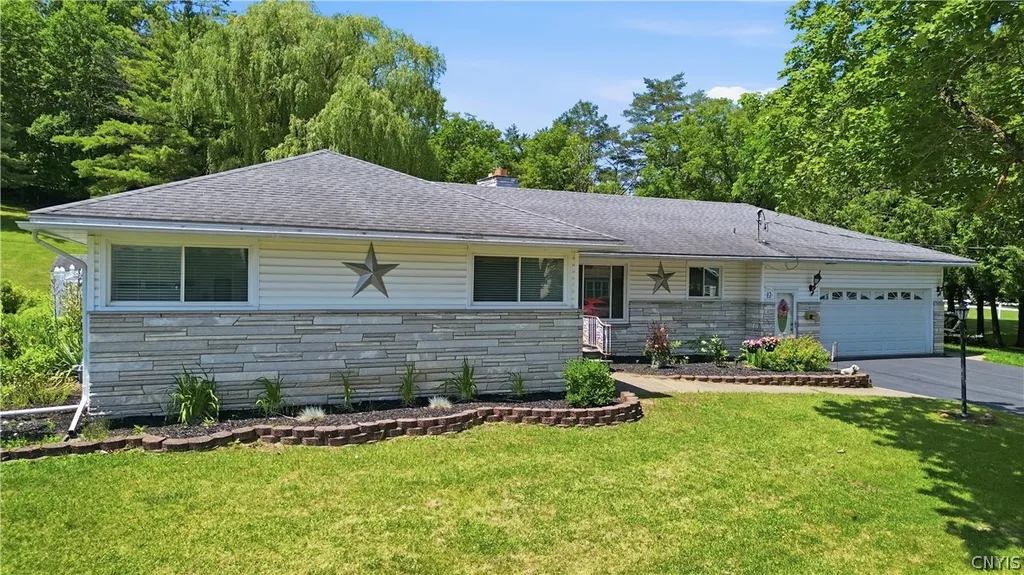 Property at 12 Brookside Drive, German Flatts, NY 13407