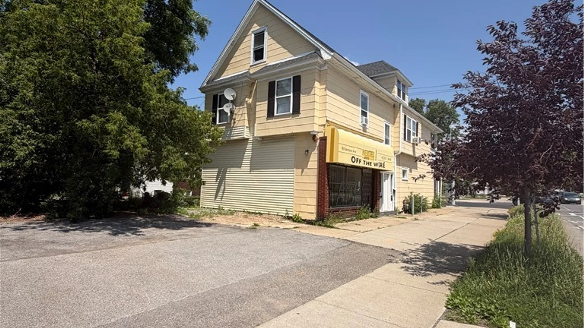 Property at 154 Niagara Falls Boulevard, Tonawanda, NY 14223 3