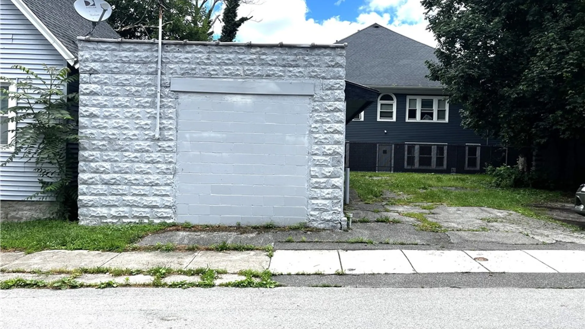 Property at 16 Leavenworth Street, Rochester, NY 14613 3
