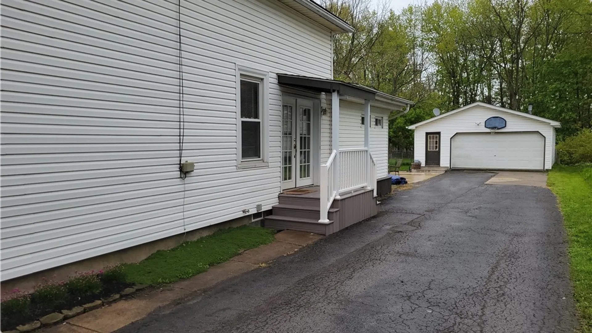 Property at 172 Erie Street, Lockport City, NY 14094 3