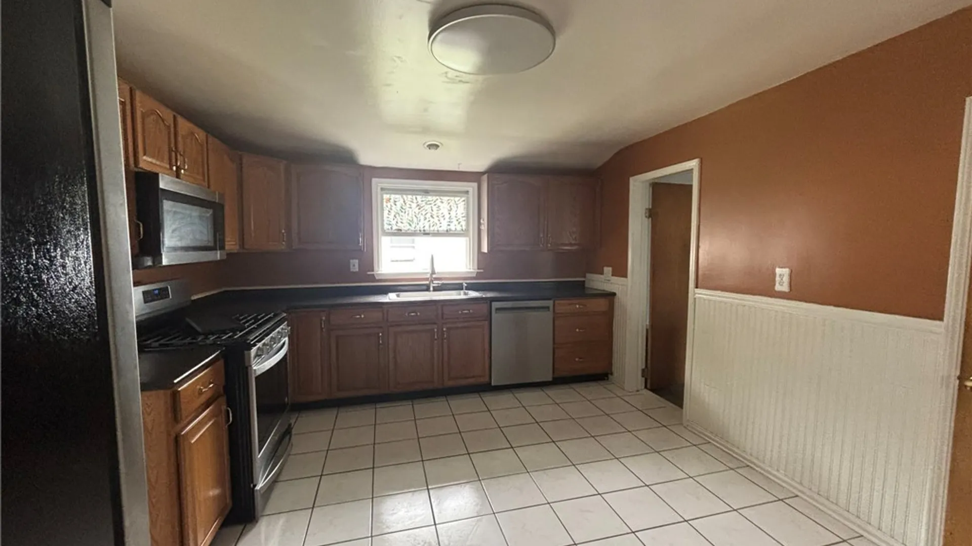 Property at 172 Erie Street, Lockport City, NY 14094 23