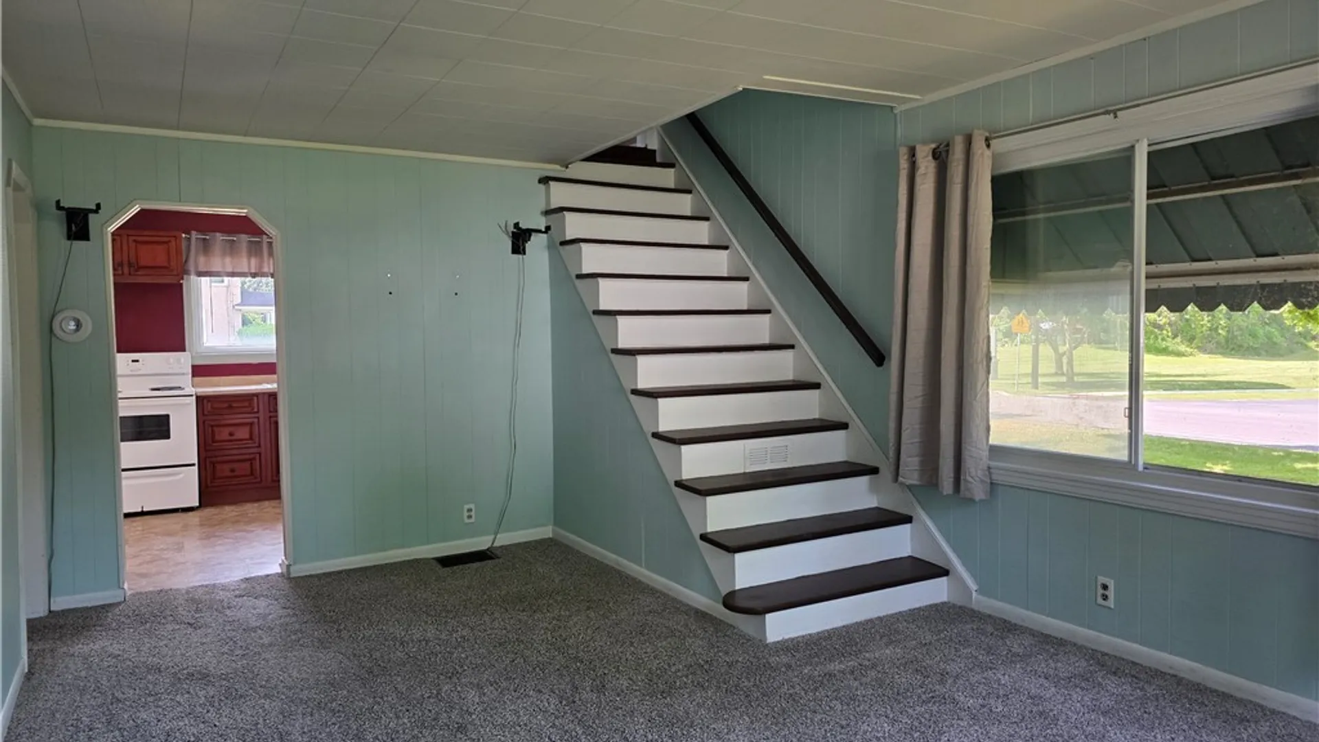 Property at 1027 Gwinn Street, Shelby, NY 14103 8