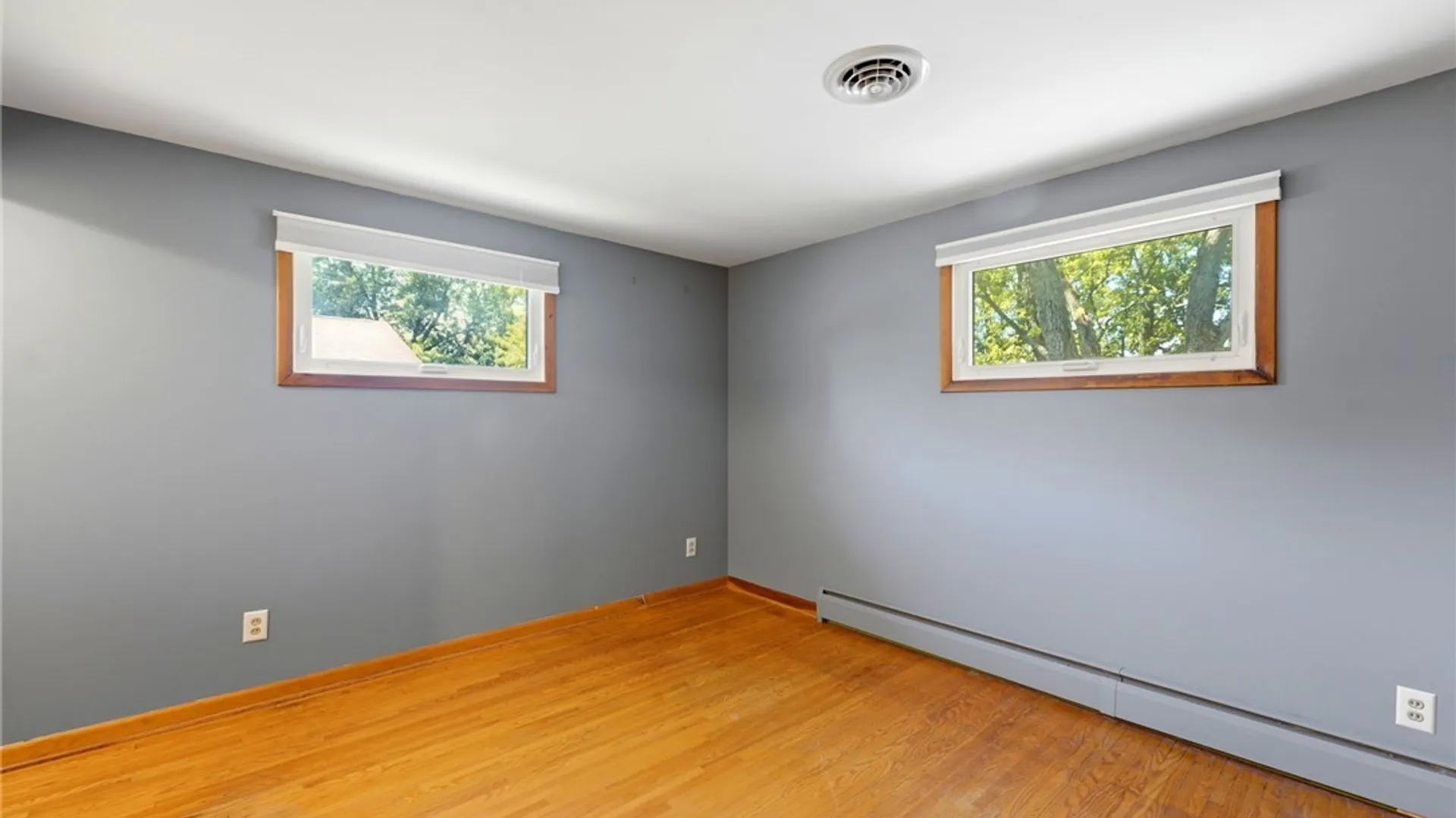 Property at 10 Cottonwood Drive, Amherst, NY 14221 14
