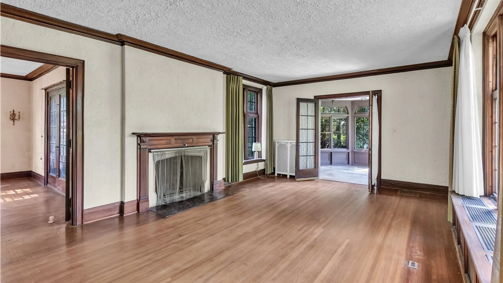 Property at 910 James Avenue, Niagara Falls, NY 14305 11