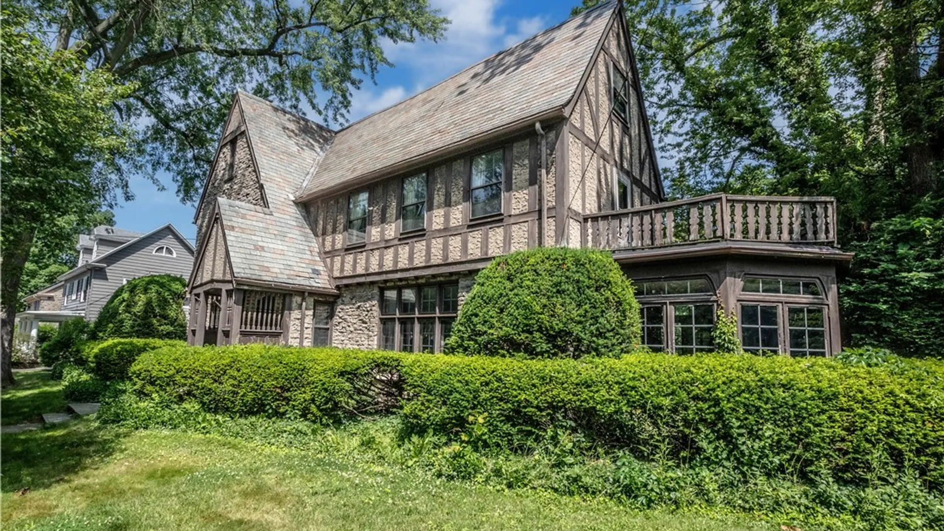 Property at 910 James Avenue, Niagara Falls, NY 14305 2