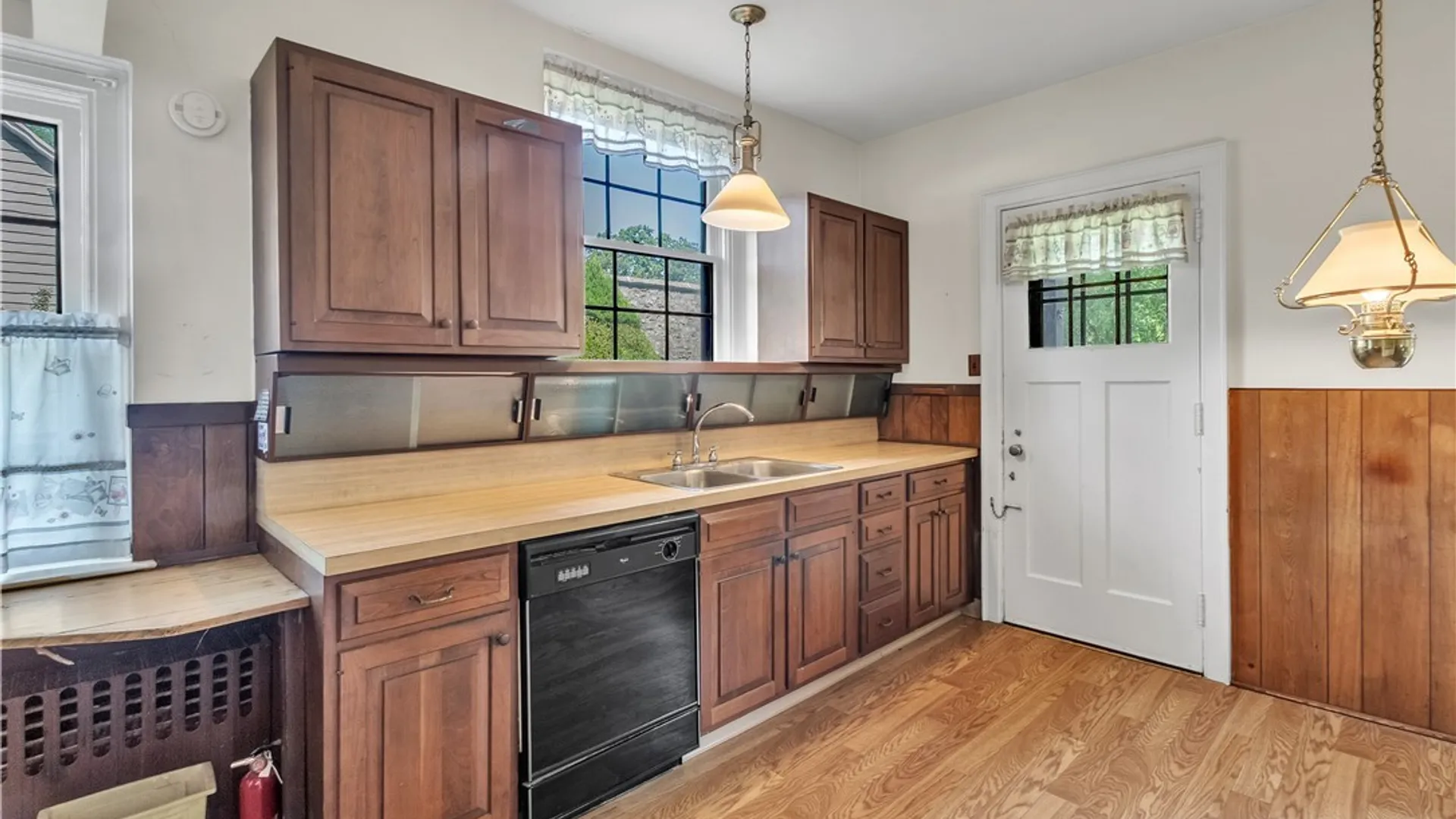Property at 910 James Avenue, Niagara Falls, NY 14305 22