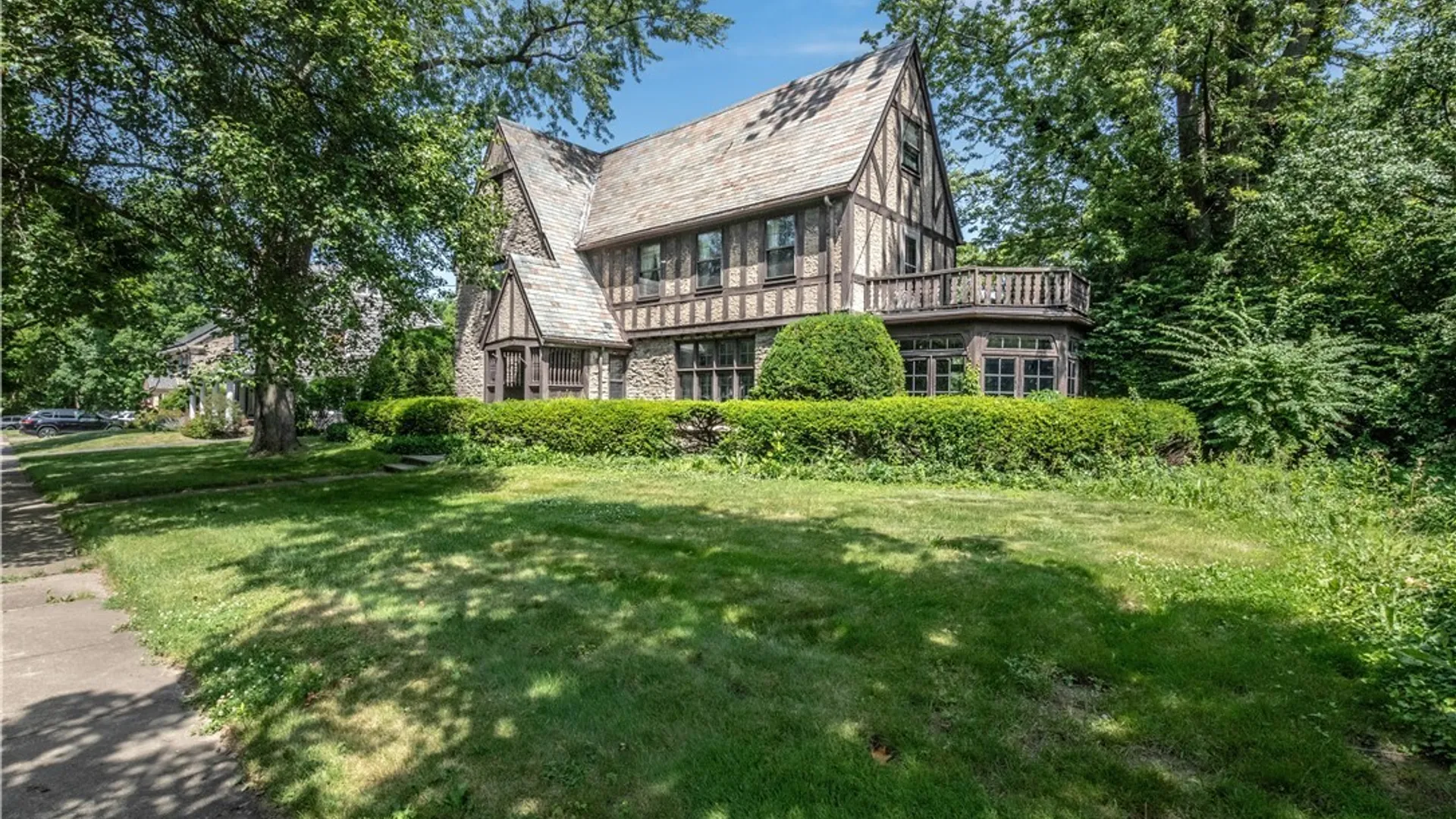 Property at 910 James Avenue, Niagara Falls, NY 14305 3