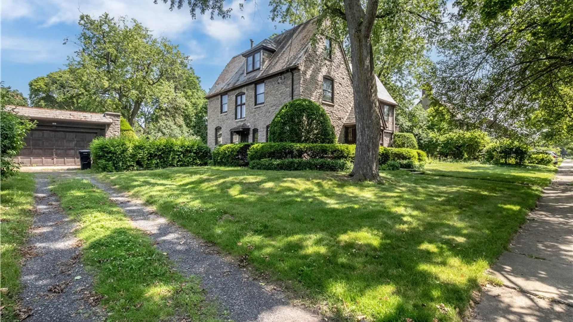 Property at 910 James Avenue, Niagara Falls, NY 14305 4