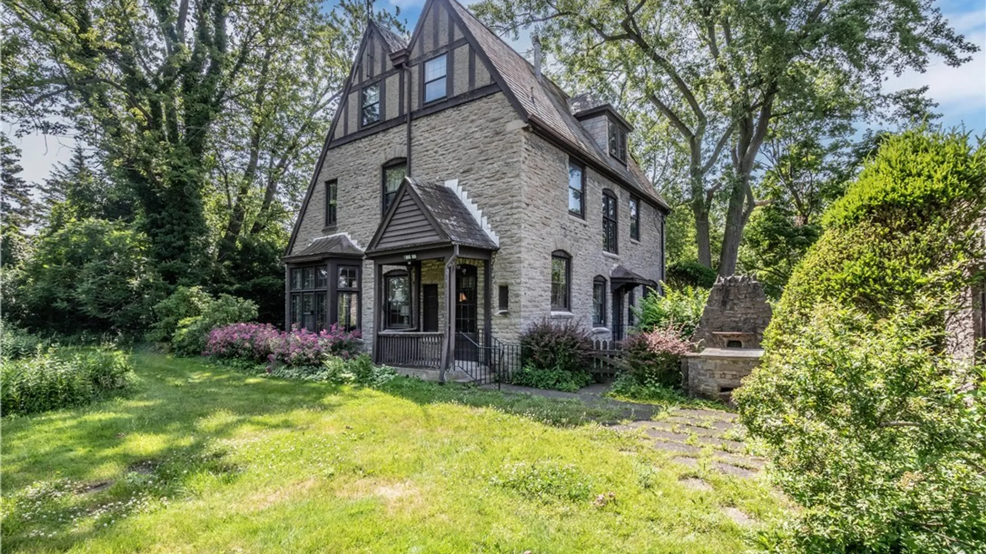 Property at 910 James Avenue, Niagara Falls, NY 14305 7