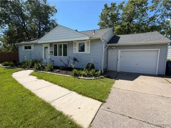 Property at 22 Castle Court, Amherst, NY 14226