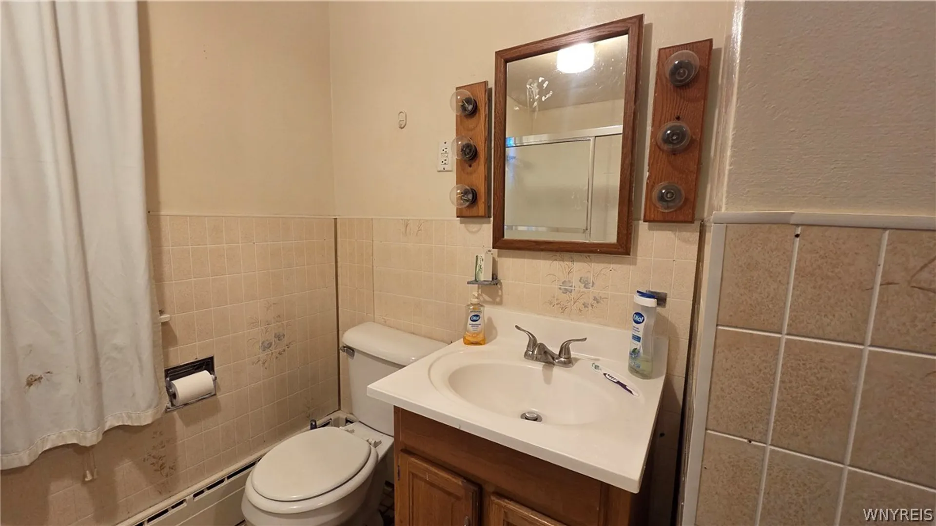 Property at 17 Suffolk Street, Buffalo, NY 14215 16