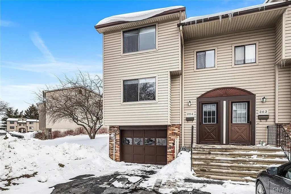 Property at 364 Cameco Circle, Salina, NY 13090