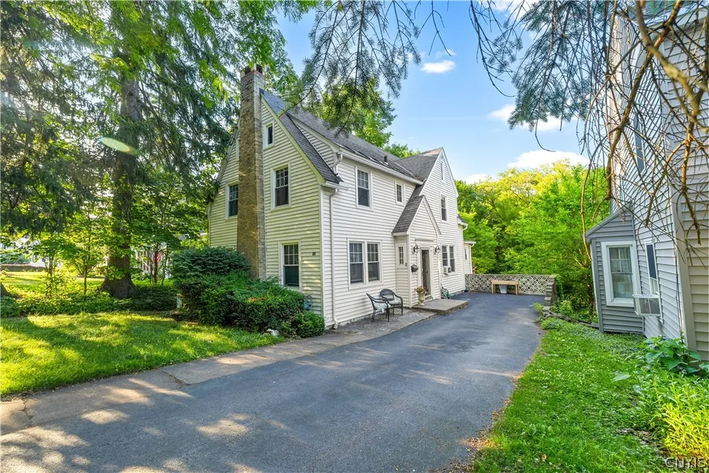 Property at 60 Paris Road, New Hartford, NY 13413