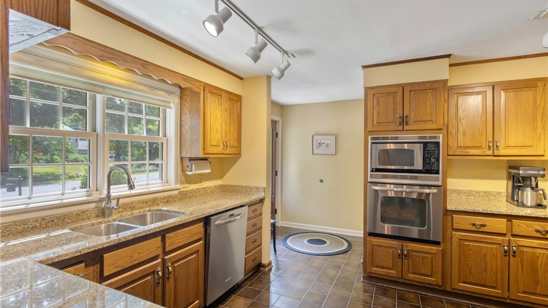 Property at 107 Will O Wind Drive, DeWitt, NY 13078 11