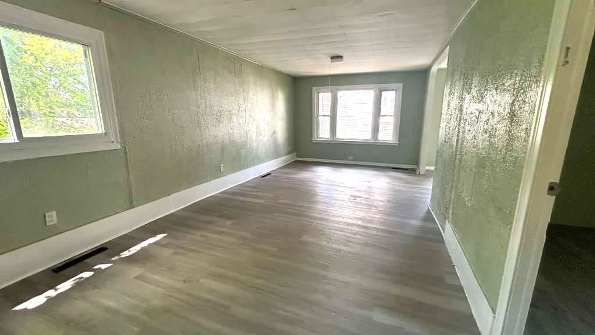Property at 37 Fox Street, Buffalo, NY 14212 36