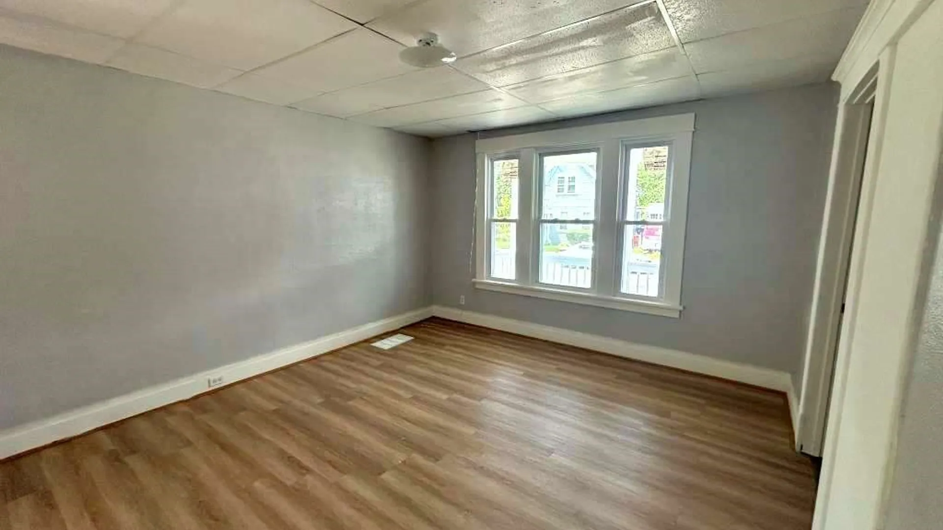 Property at 37 Fox Street, Buffalo, NY 14212 13