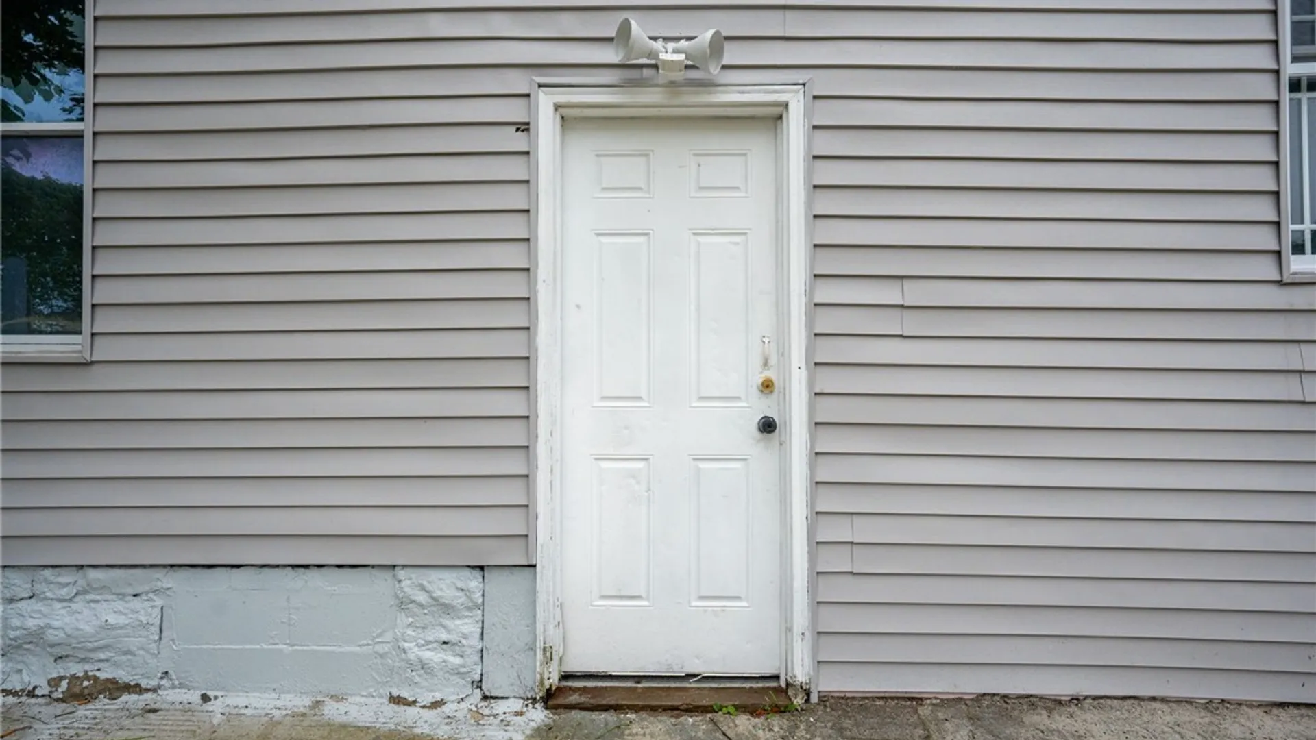 Property at 465 Woodlawn Avenue, Buffalo, NY 14208 44