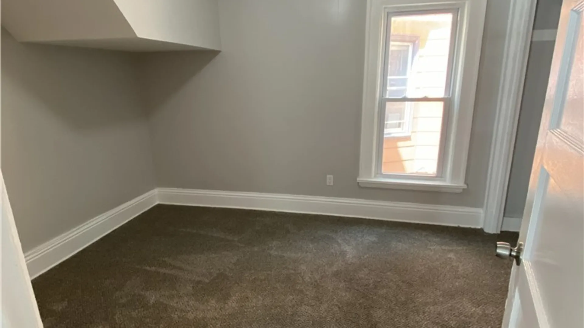 Property at 811 Columbus Parkway, Buffalo, NY 14213 6