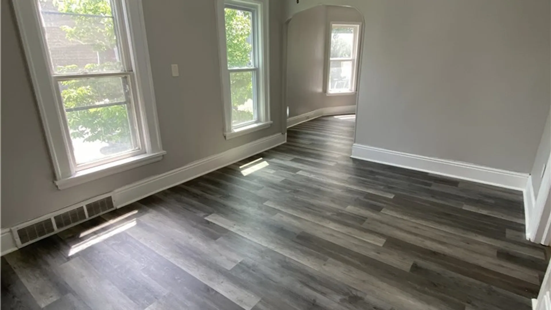 Property at 811 Columbus Parkway, Buffalo, NY 14213 7