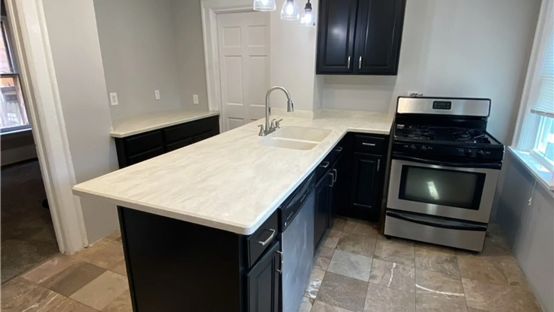 Property at 811 Columbus Parkway, Buffalo, NY 14213 13