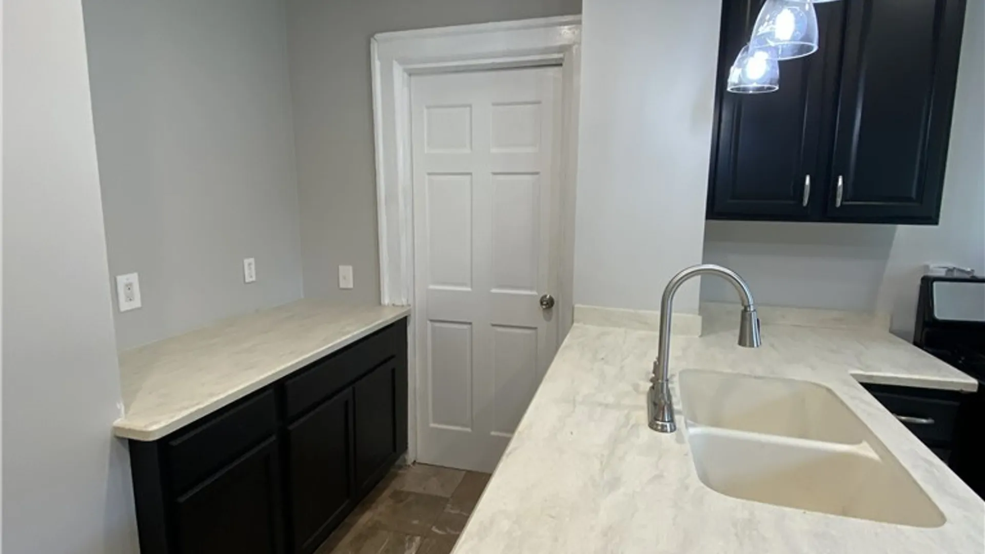 Property at 811 Columbus Parkway, Buffalo, NY 14213 16