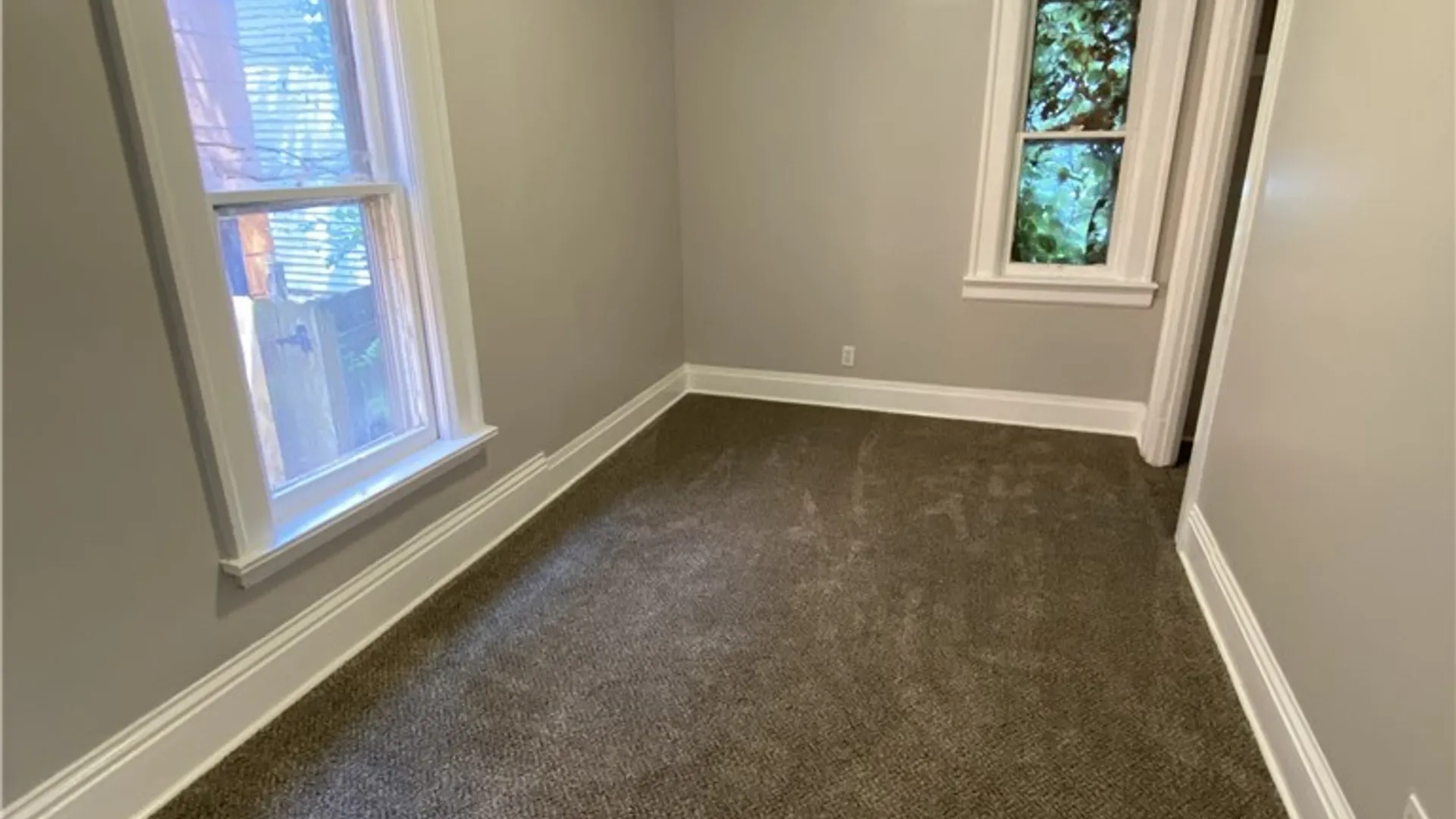 Property at 811 Columbus Parkway, Buffalo, NY 14213 20
