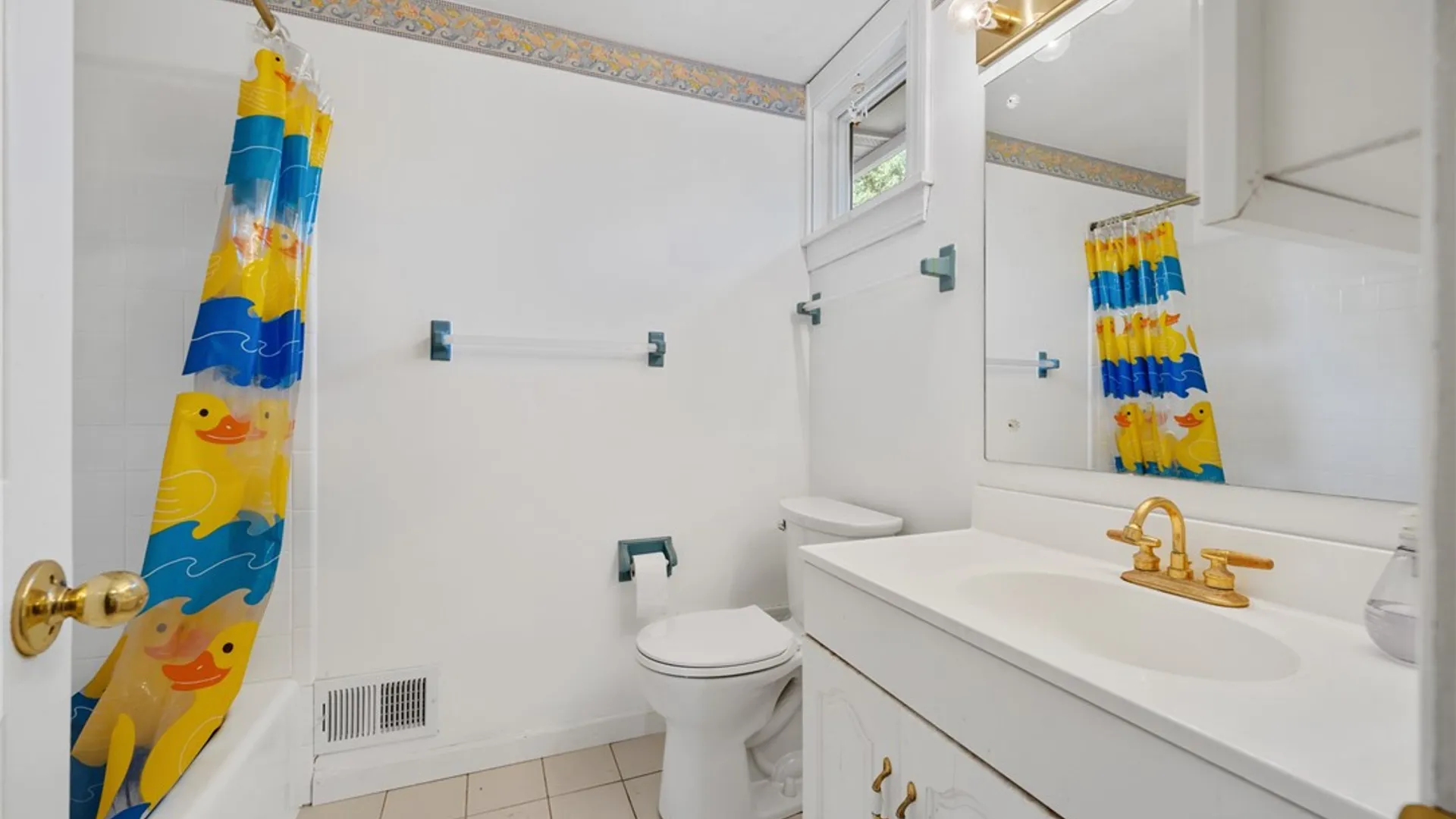 Property at 225 Sandoris Circle, Irondequoit, NY 14622 27