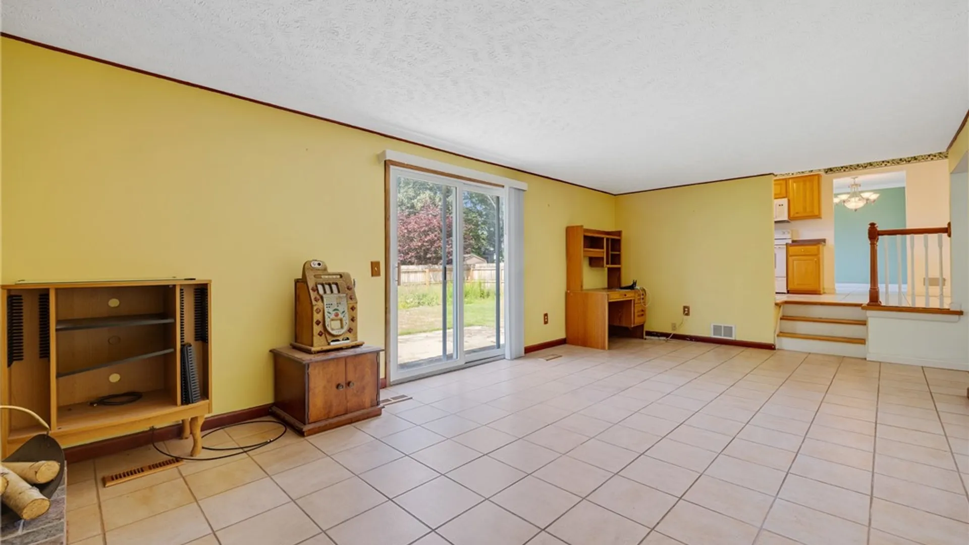 Property at 225 Sandoris Circle, Irondequoit, NY 14622 9