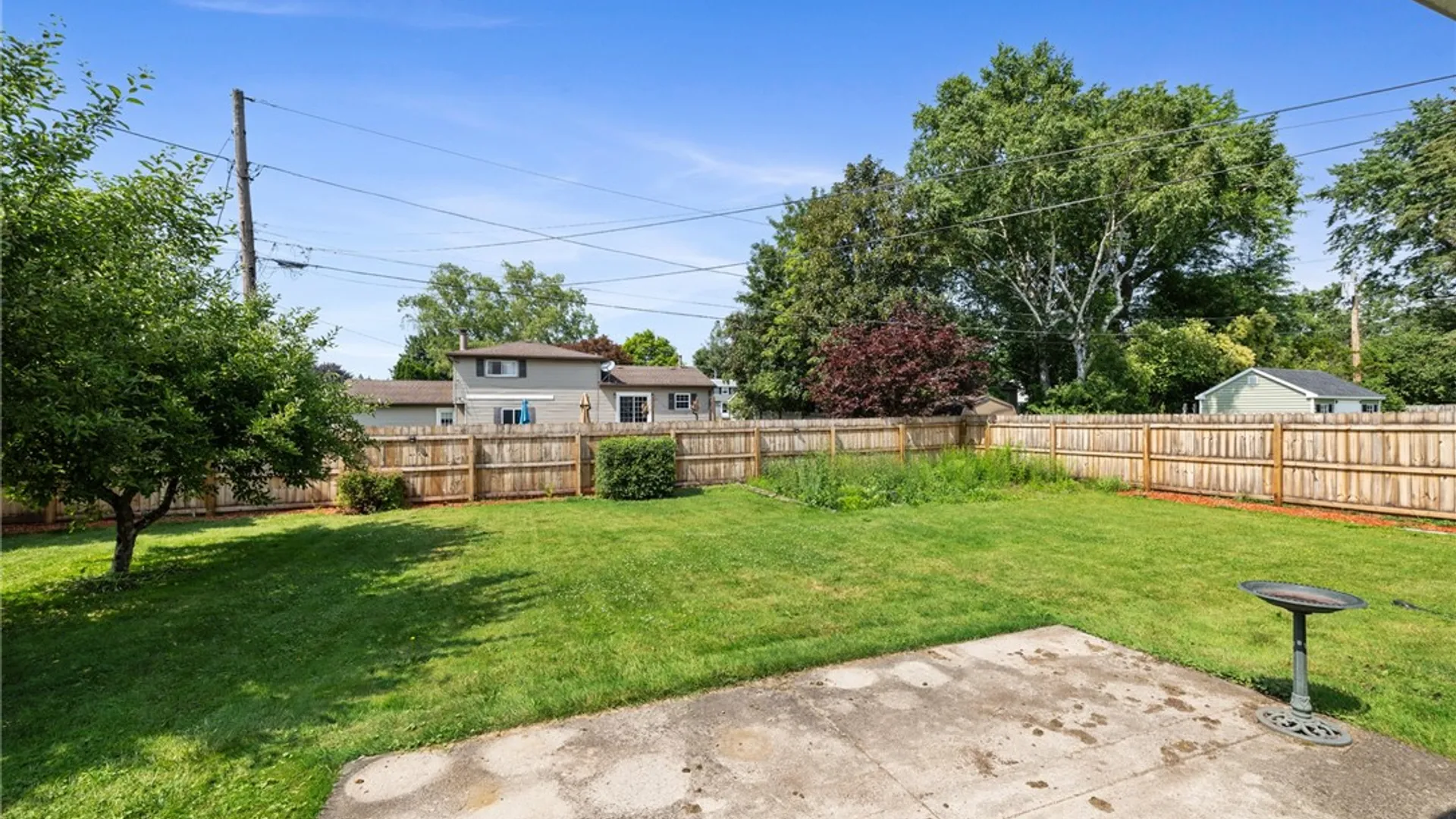 Property at 225 Sandoris Circle, Irondequoit, NY 14622 31