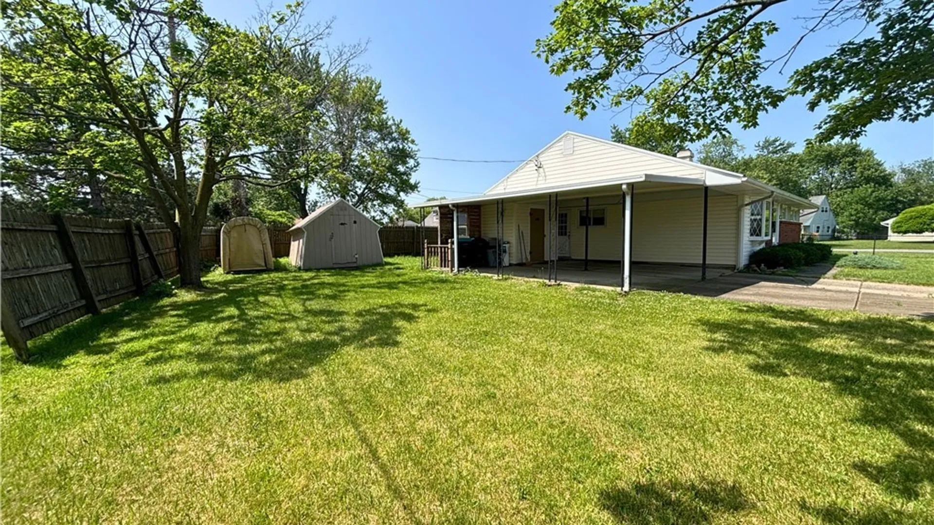 Property at 97 Schwegler Road, Grand Island, NY 14072 3