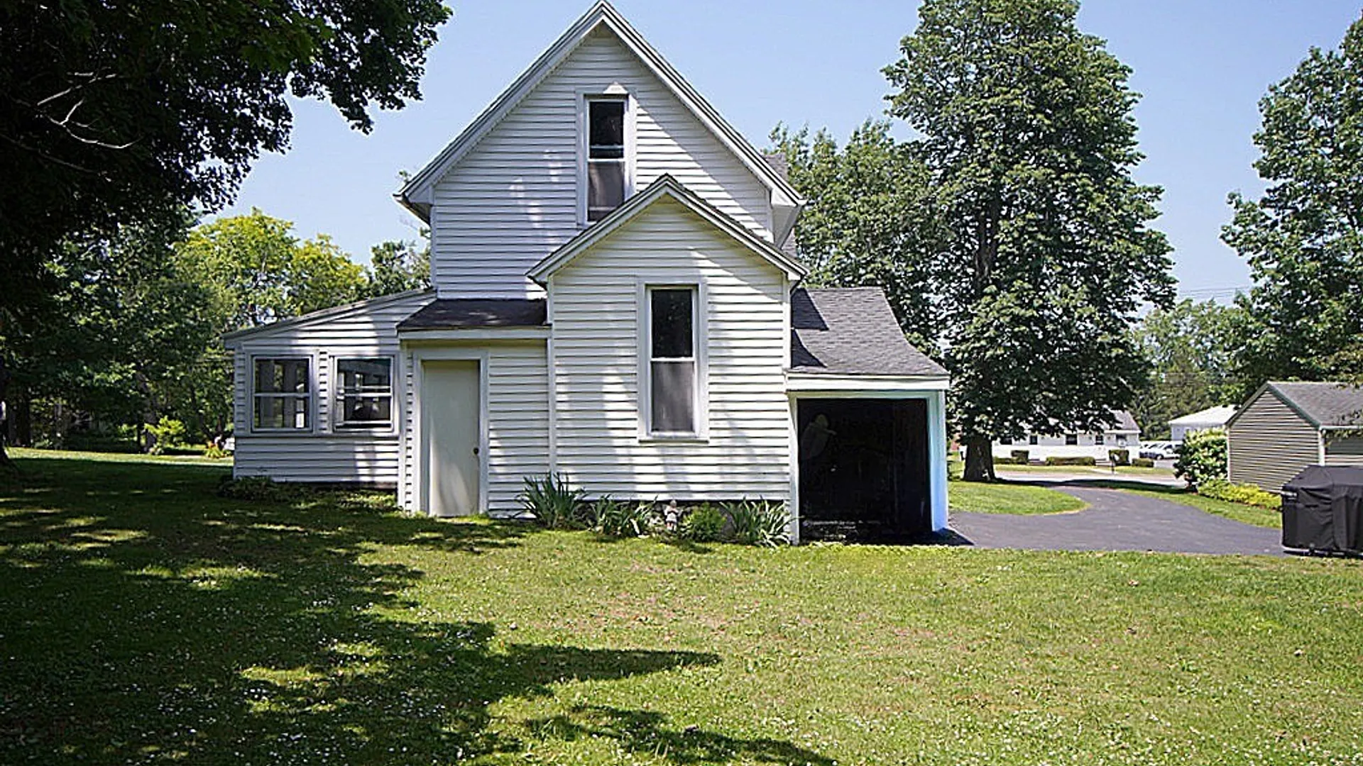 Property at 12 W Main Street, Pembroke, NY 14036 29