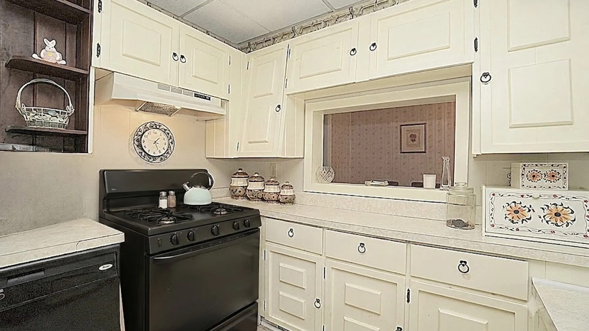 Property at 12 W Main Street, Pembroke, NY 14036 16