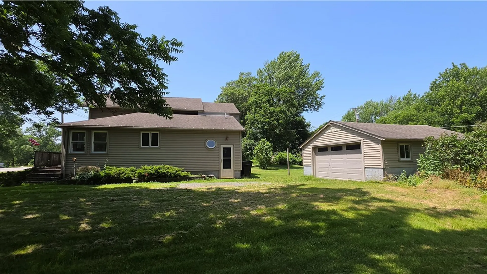 Property at 8805 Chestnut Ridge Road, Royalton, NY 14067 11