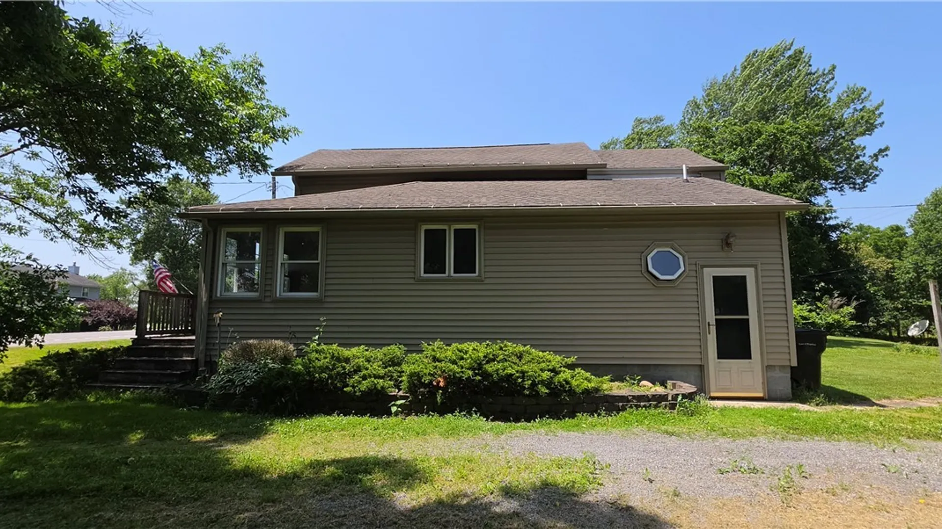 Property at 8805 Chestnut Ridge Road, Royalton, NY 14067 13