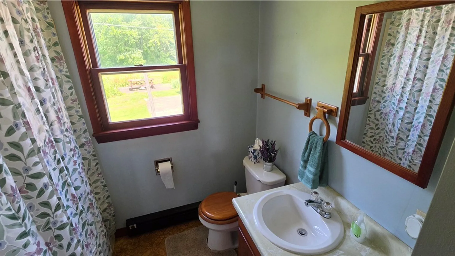 Property at 8805 Chestnut Ridge Road, Royalton, NY 14067 24