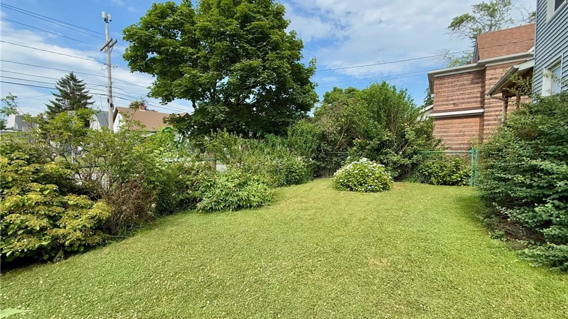 Property at 2821 Walnut Avenue, Niagara Falls, NY 14301 4