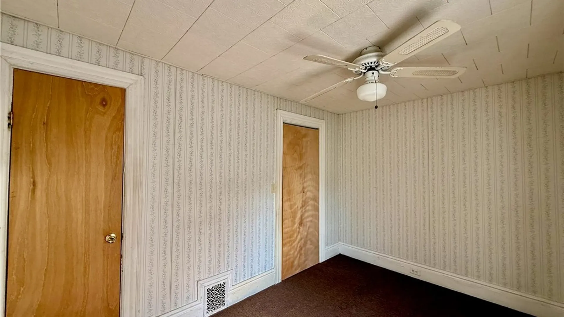 Property at 2821 Walnut Avenue, Niagara Falls, NY 14301 40