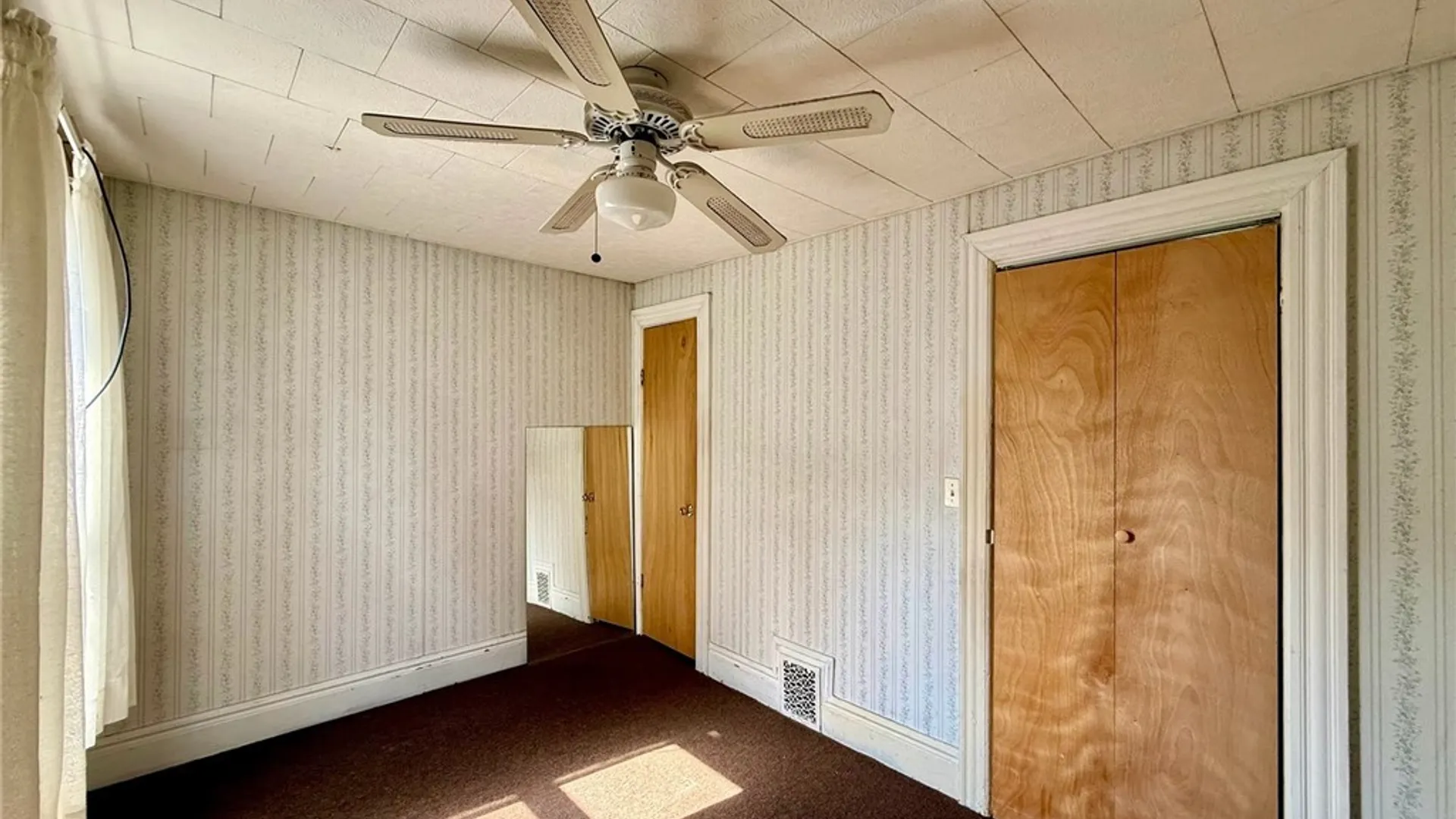 Property at 2821 Walnut Avenue, Niagara Falls, NY 14301 39