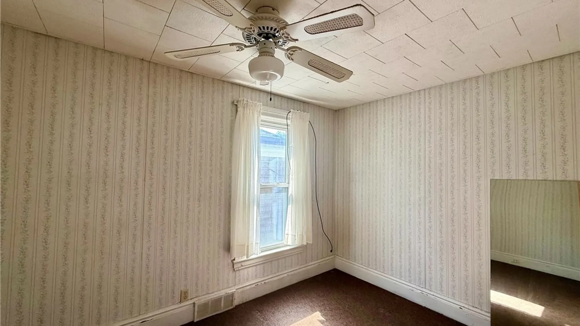 Property at 2821 Walnut Avenue, Niagara Falls, NY 14301 38