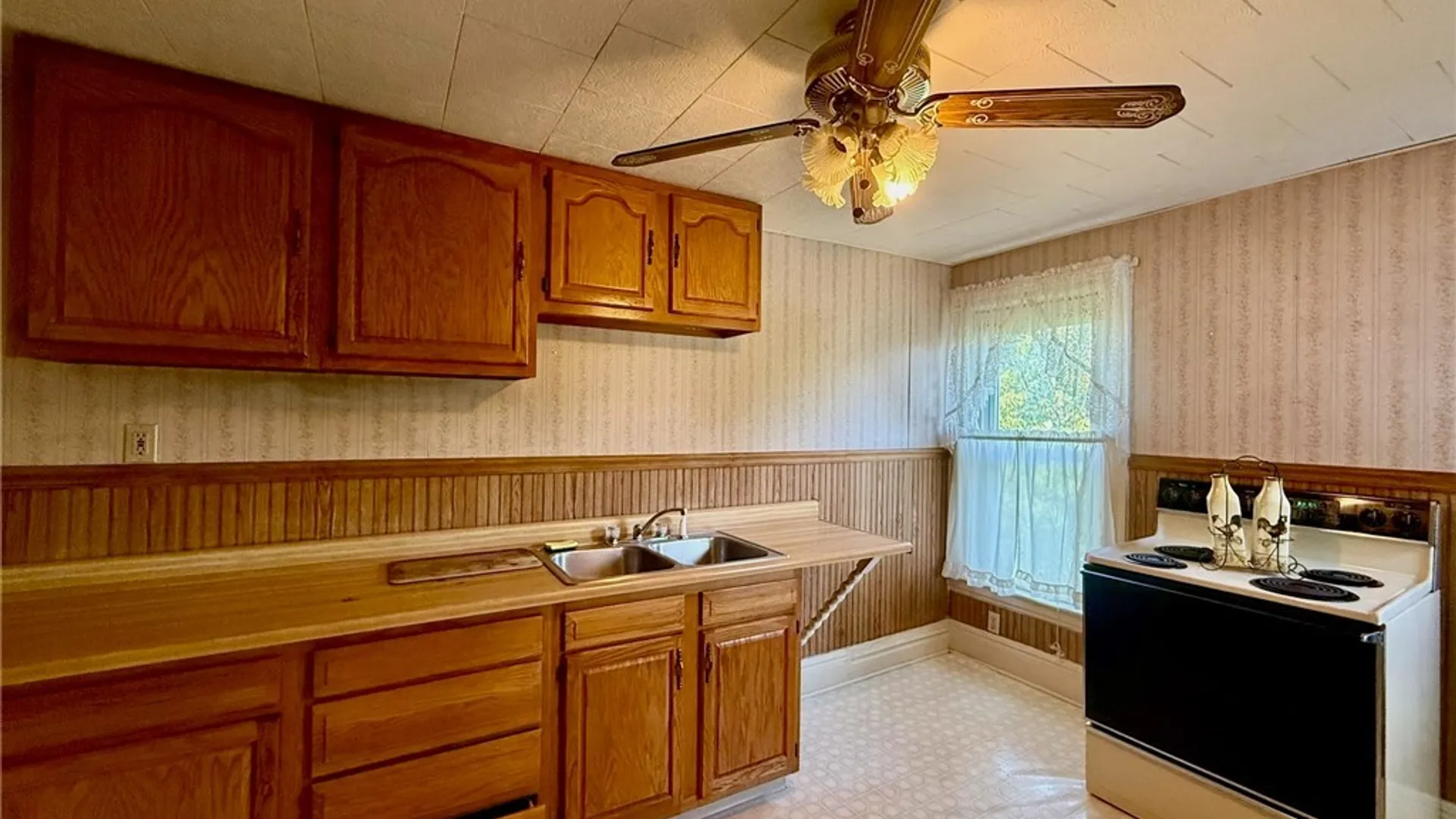 Property at 2821 Walnut Avenue, Niagara Falls, NY 14301 32