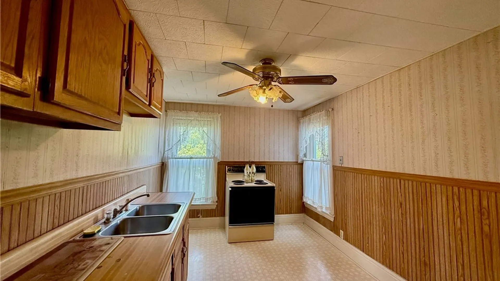 Property at 2821 Walnut Avenue, Niagara Falls, NY 14301 33