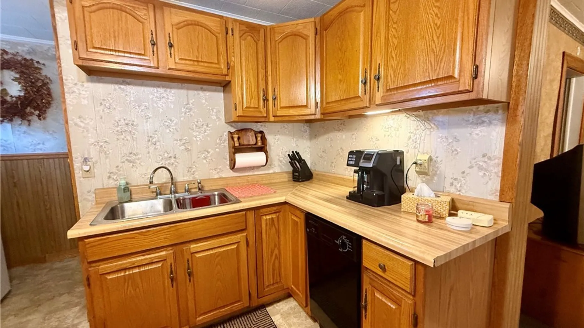 Property at 2821 Walnut Avenue, Niagara Falls, NY 14301 17